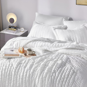 CozyLux Queen Bed in a Bag White Seersucker Comfor...