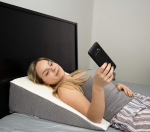 Kӧlbs Bed Wedge Pillow with Memory Foam Top | Chic...