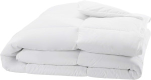 Amazon Basics White Down Alternative Comforter and...