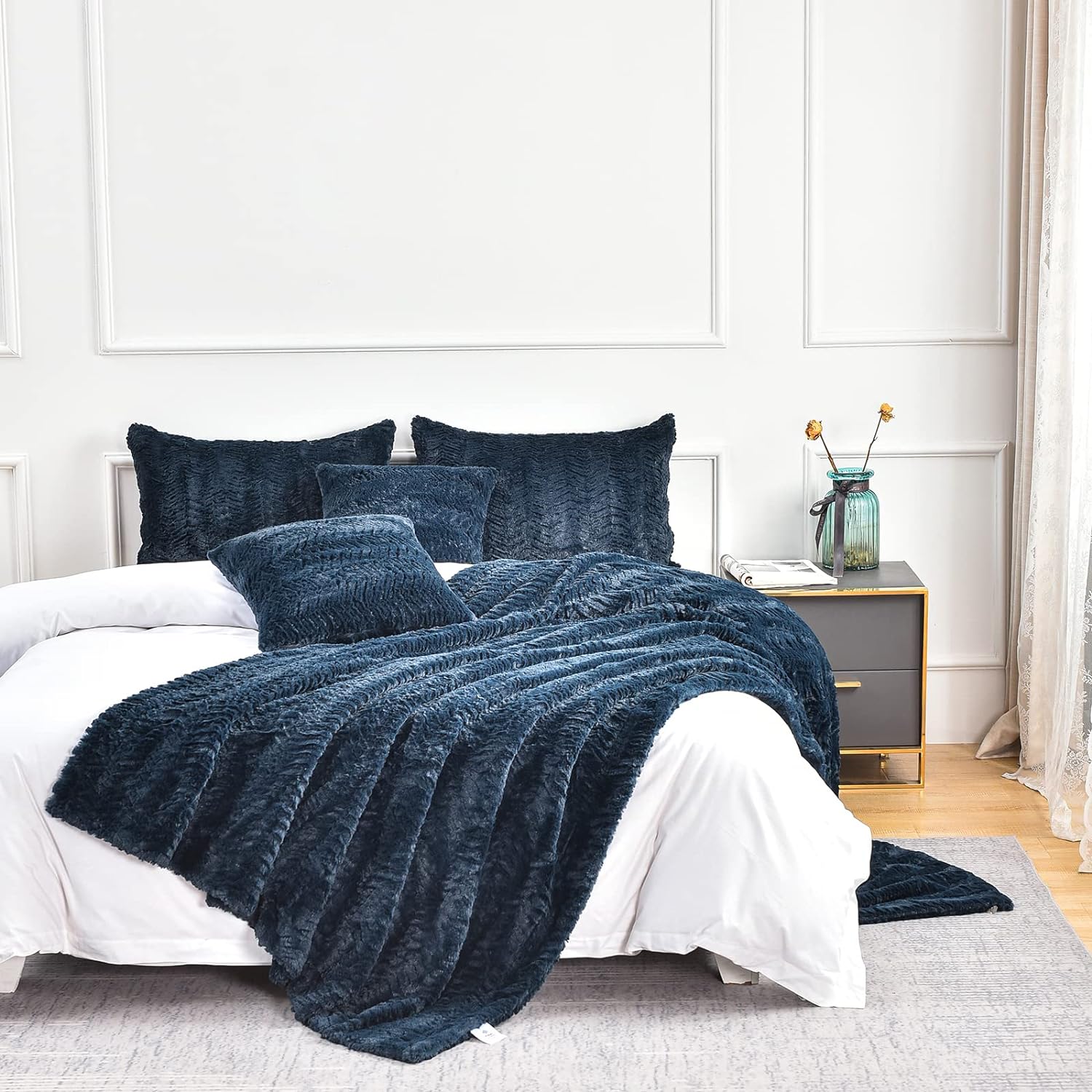 YUSOKI Luxury Faux Fur Twin XL Blanket,Decorative Soft Fuzzy Fluffy Cozy Blanket...