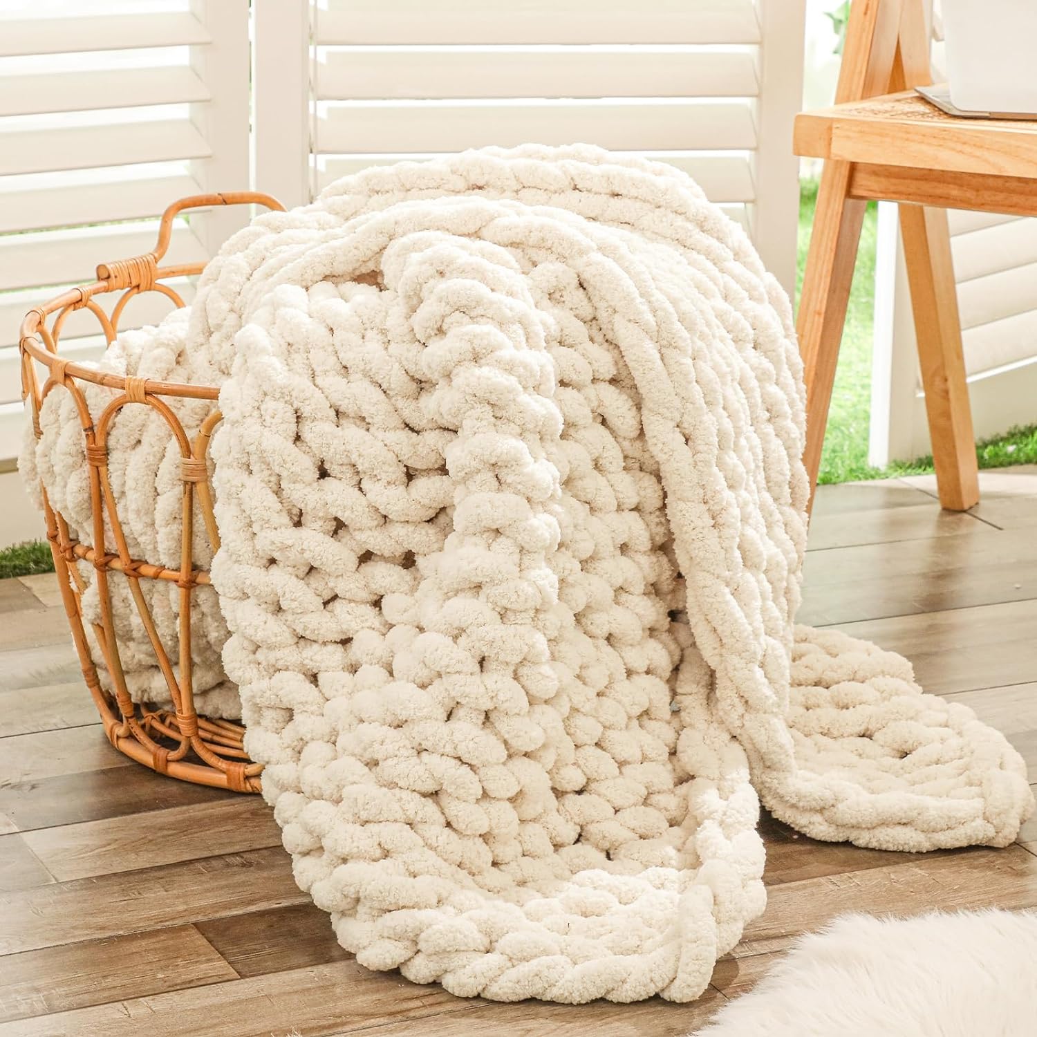 Bigacogo Chunky Knit Blanket Throw 40"x60", 100% Hand Knitted Chenille Throw Bla...