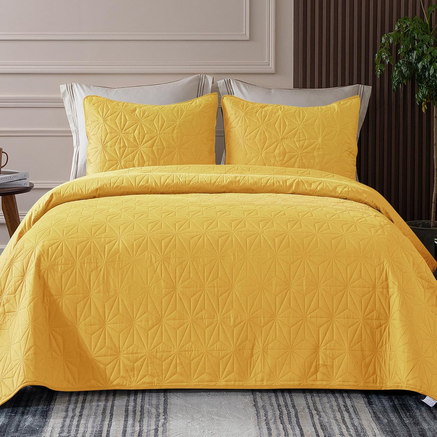 Whale Flotilla Queen Size Quilt Bedding Set, Soft Yellow Queen/Full Quilts Bedsp...
