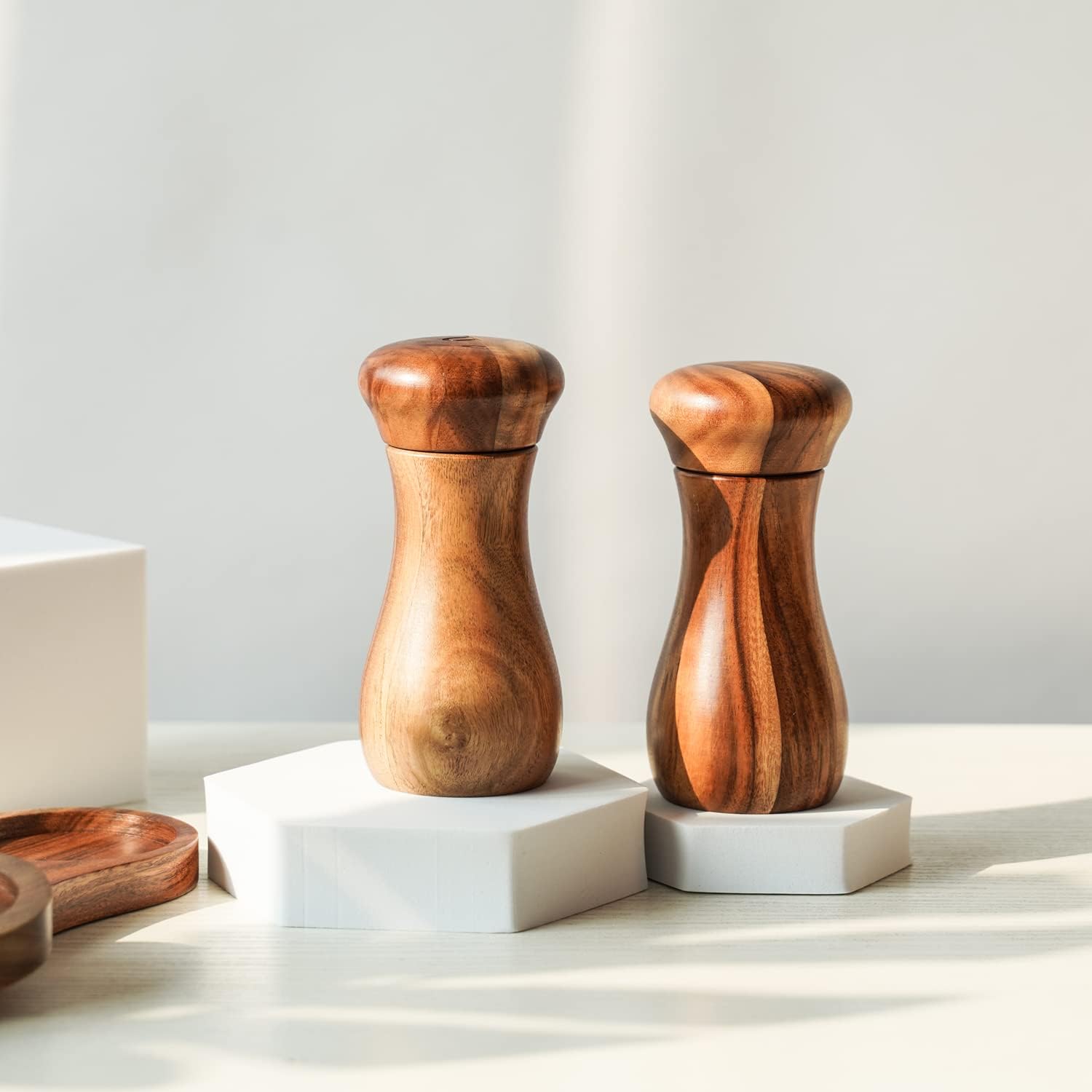 Best DeroTeno Salt and Pepper Grinder Set, Special Mill Tray, Innovative Salt an...