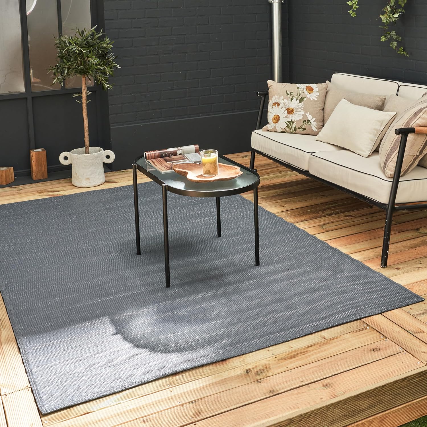 THE RUGS Urban Collection Outdoor Rug - Easy to Clean, Waterproof Plastic Outdoo...