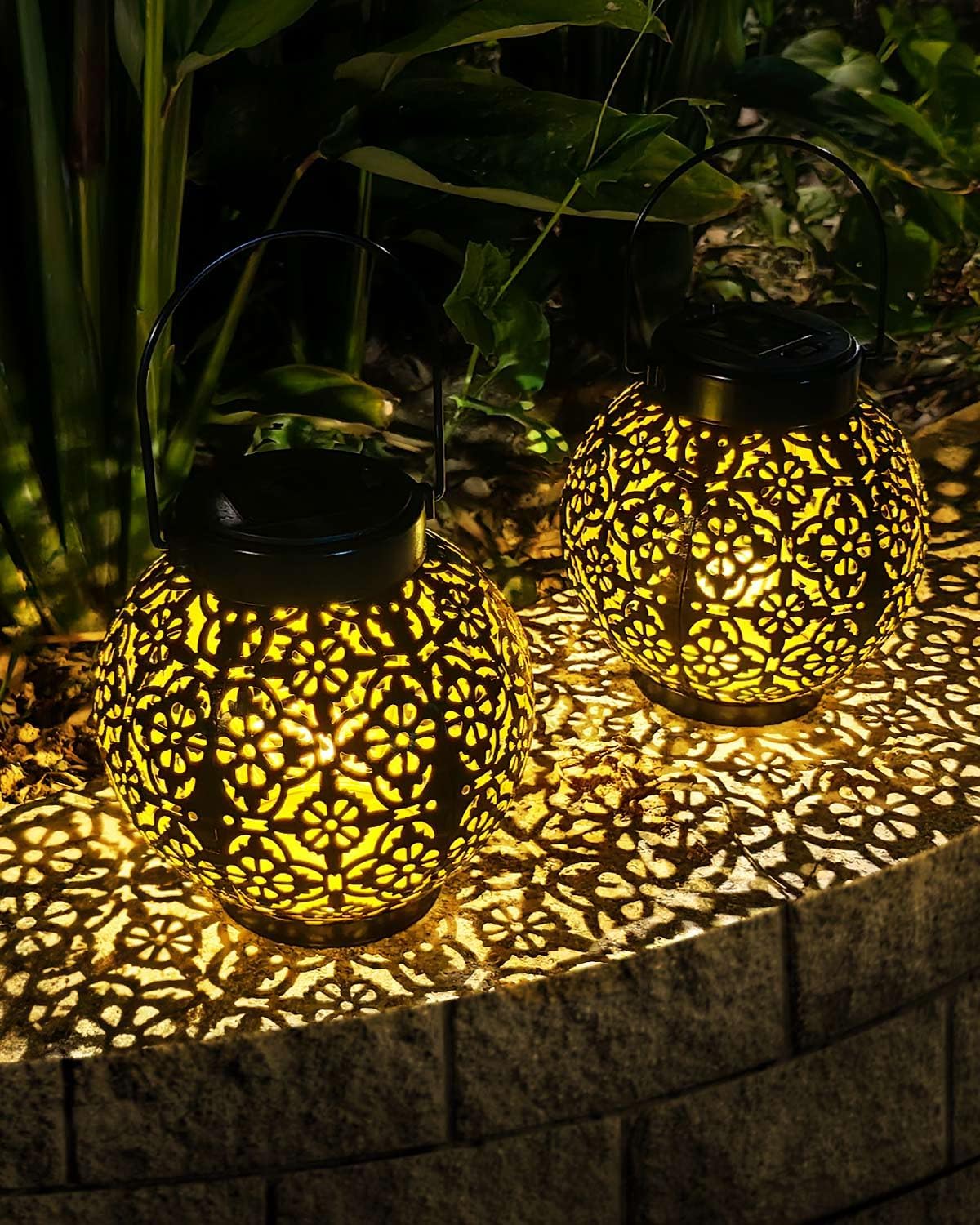 Solar Lantern Outdoor Garden, Kemraes Lights for Garden 2Pack, IP44 Waterproof L...