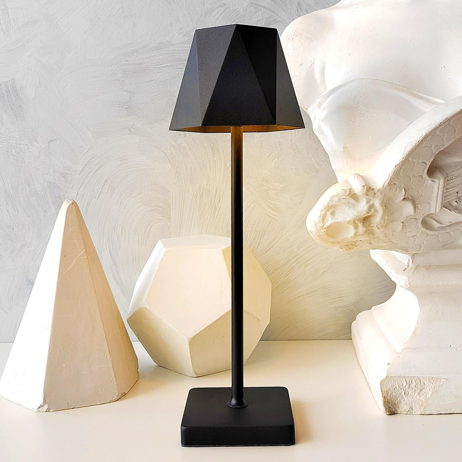 KERNOWO Cordless Table Lamp, 5000mAh LED Rechargeable Battery Operated Beside La...