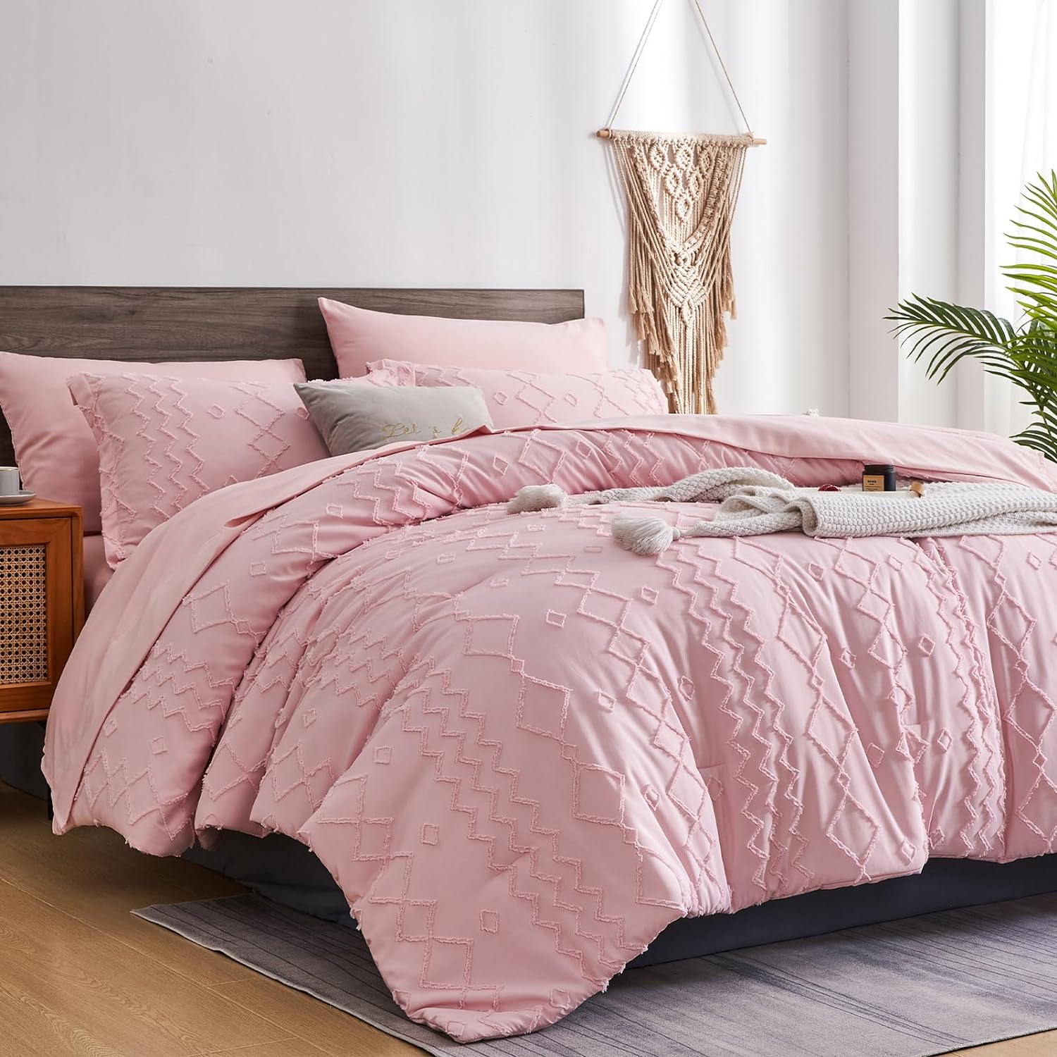 FLYMME Pink Tufted Queen Comforter Set Bed in a Bag 7 Piece, Boho Shabby Chic Fa...