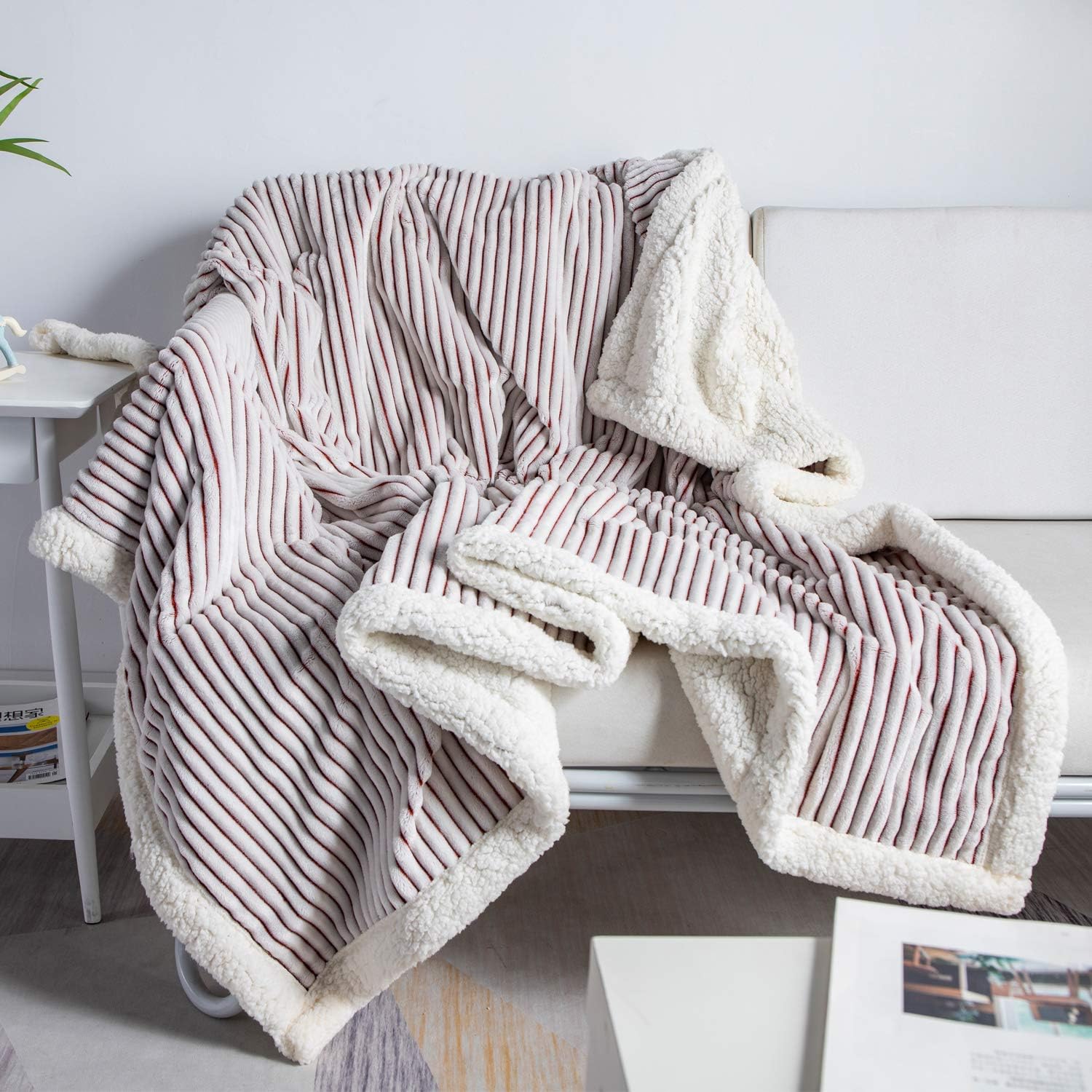 DISSA Sherpa Blanket, Special Fleece Throw Blanket, High-Quality 51x63 Blanket,...