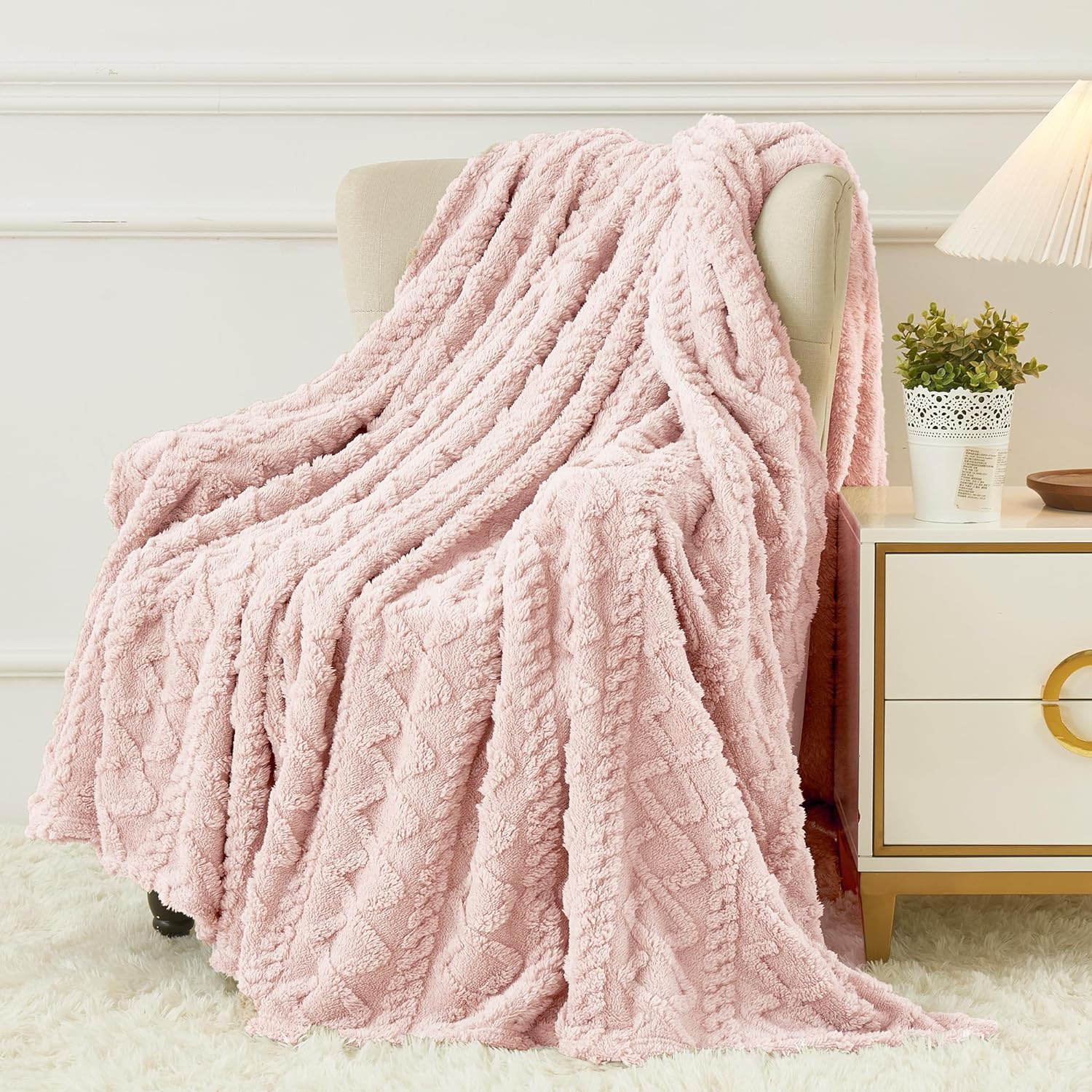 Aganear Fleece Throw Blanket - Cozy Soft Lightweight Fuzzy Throw Blanket for Wom...