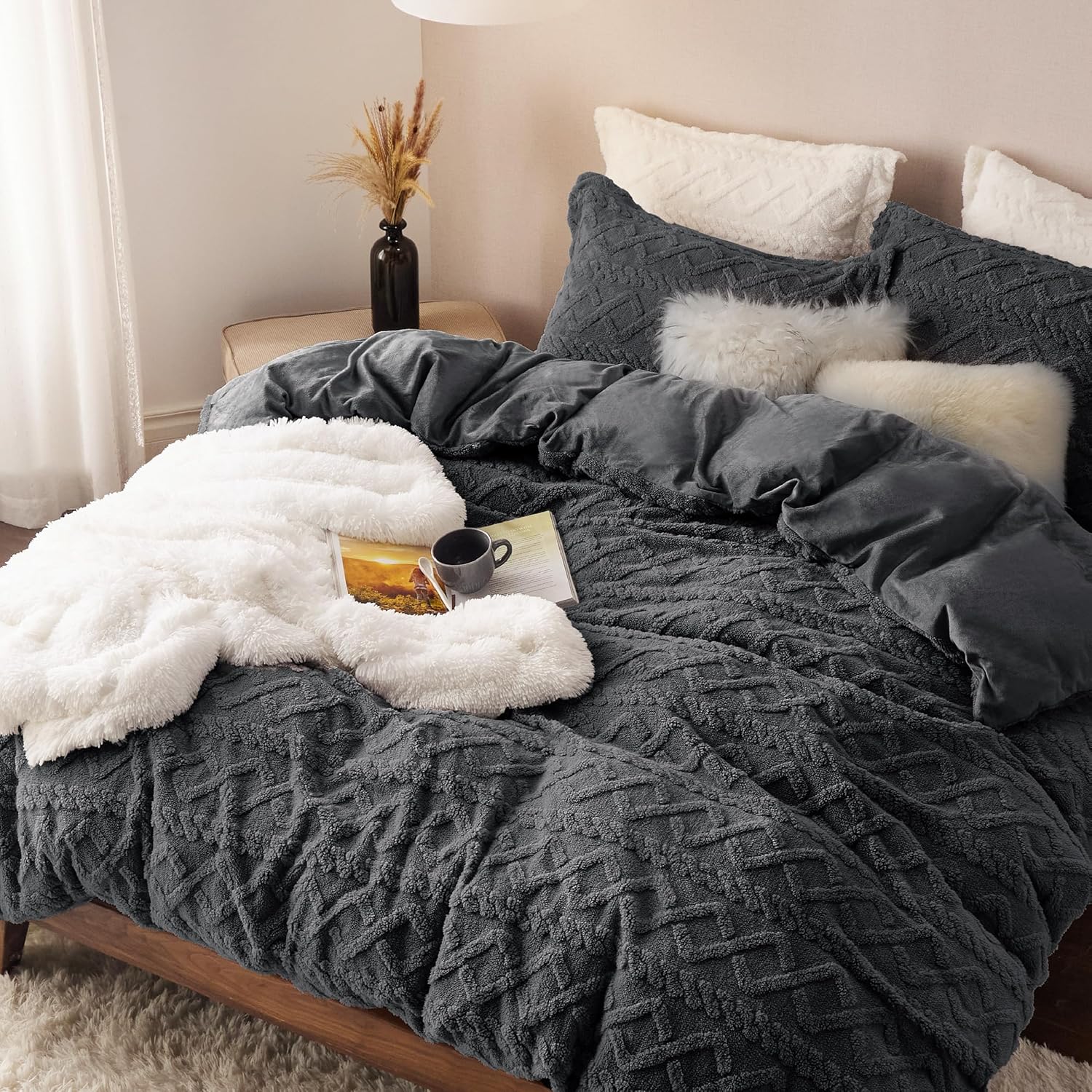 Bedsure Fluffy Comforter Cover Set, Special Faux Fur Duvet Cover King Size, Inno...