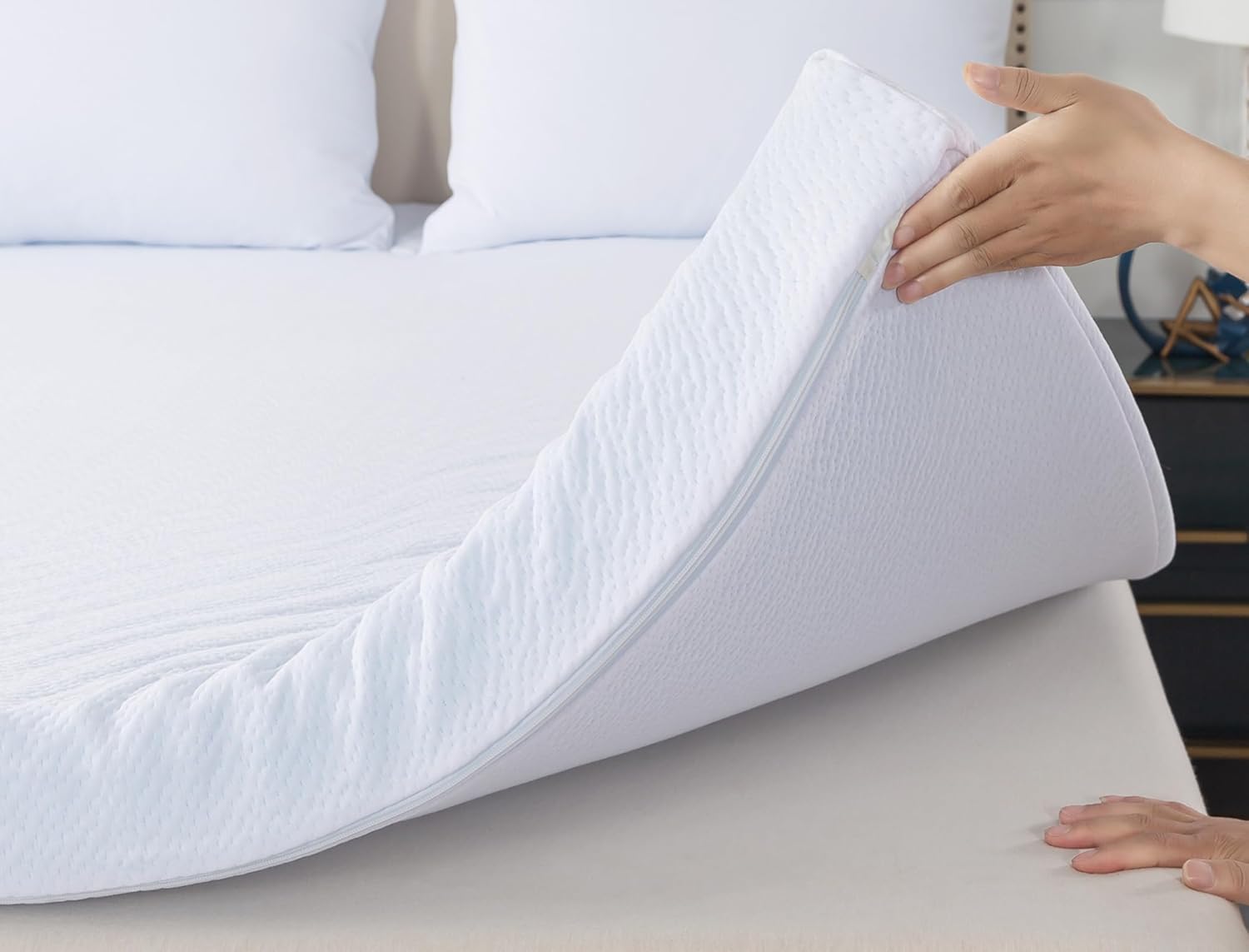 WhatsBedding 3 Inch Memory Foam Mattress Topper Queen Size with Soft Cover, Memo...