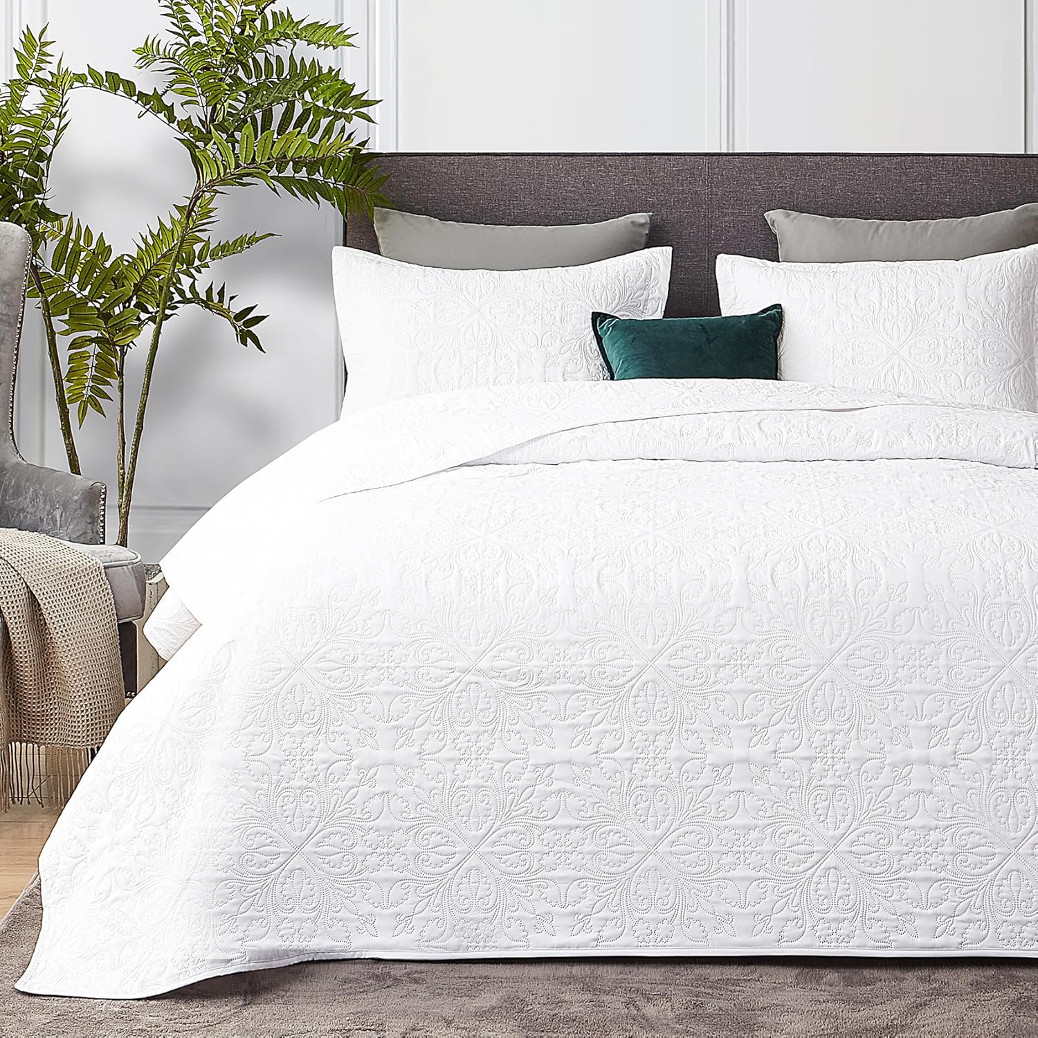 Hansleep White Quilt Queen Size, Premium All Season Bedspread, Soft Lightweight...