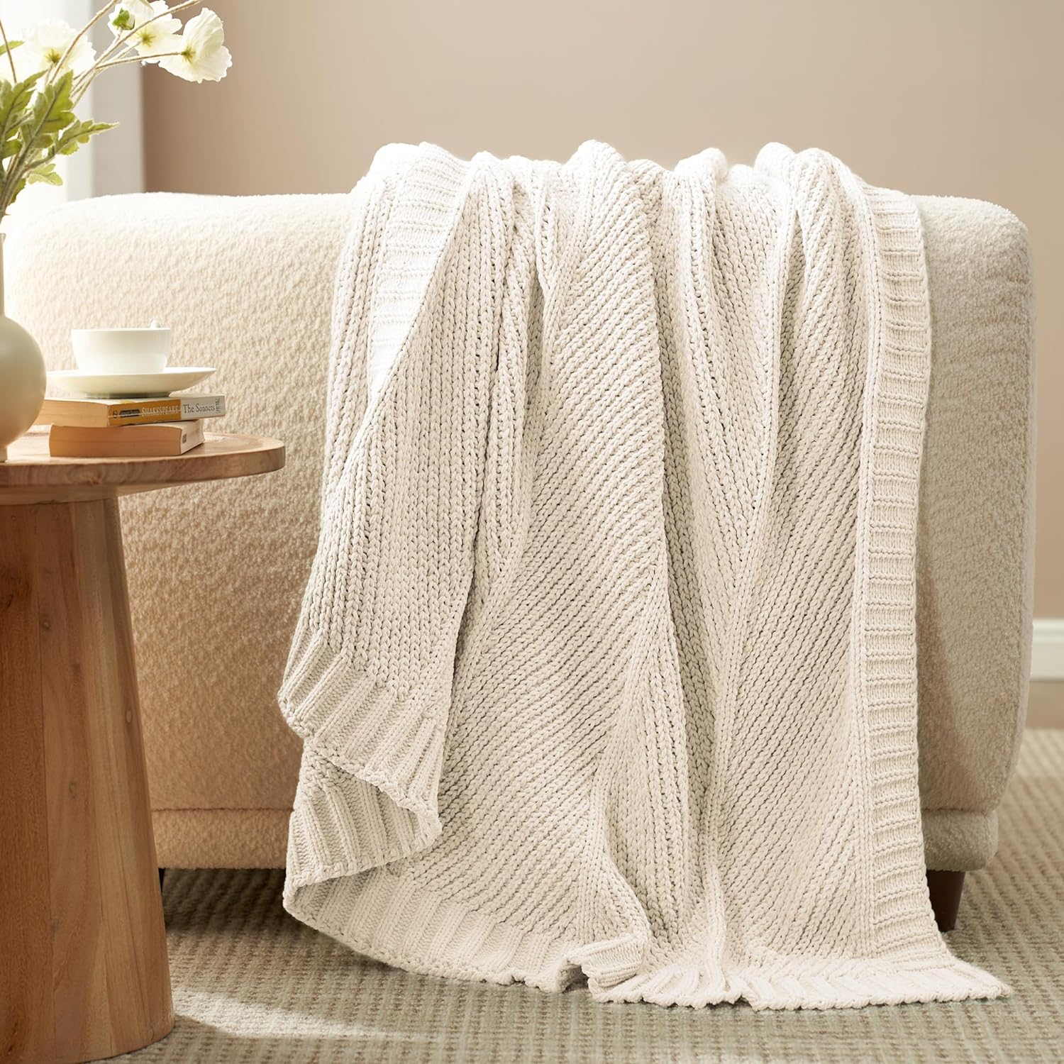 Amélie Home Chenille Knit Throw Blanket for Couch, Chunky Knit Blanket with Chev...