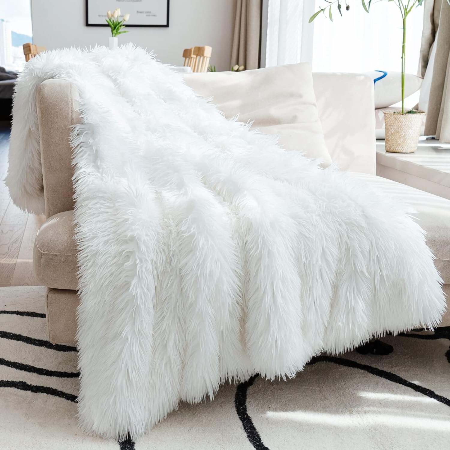 JONIYEAR Extra 2.8" Long Hair Fluffy Faux Fur Throw Blanket 50" x 60", Luxury So...