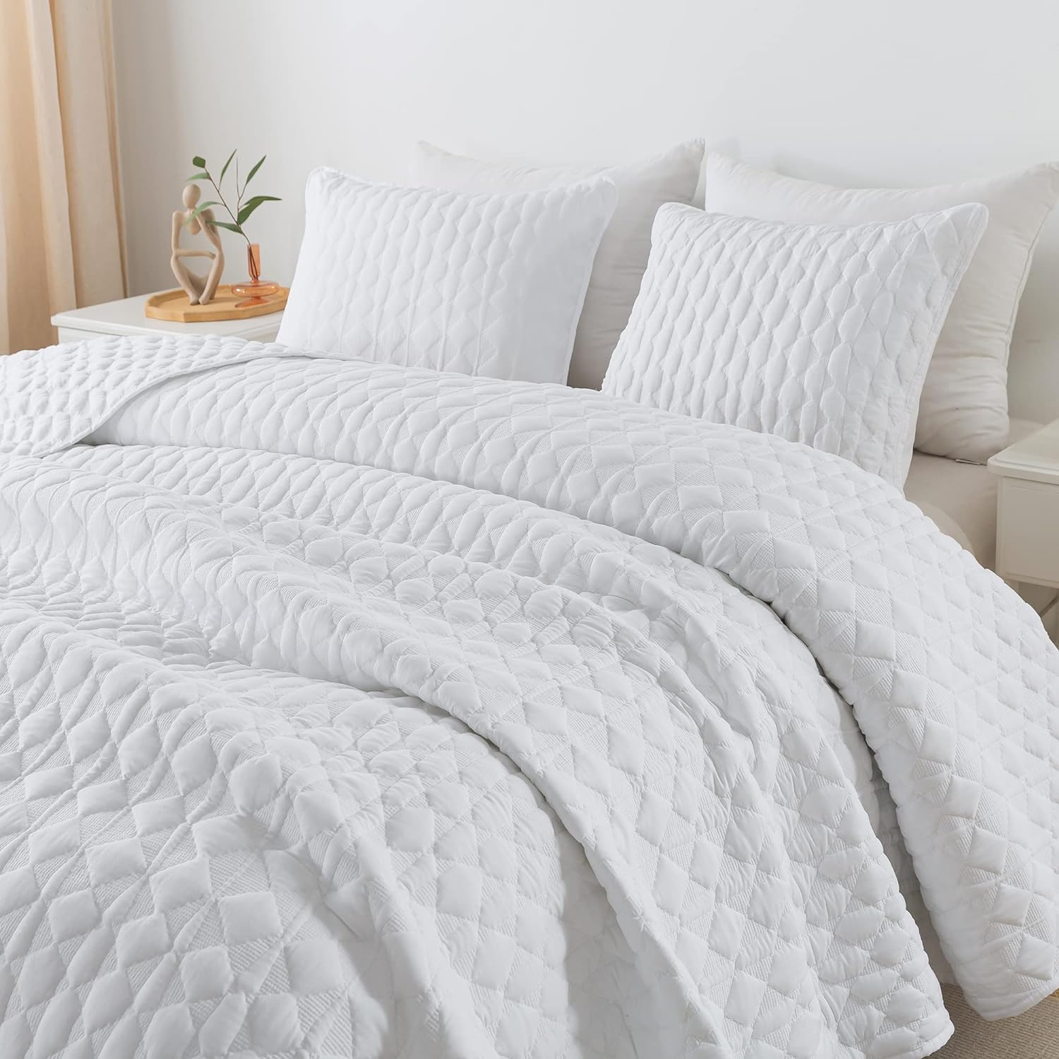 WDCOZY White Quilt Queen Size Bedding Sets with Pillow Shams, Lightweight Soft B...