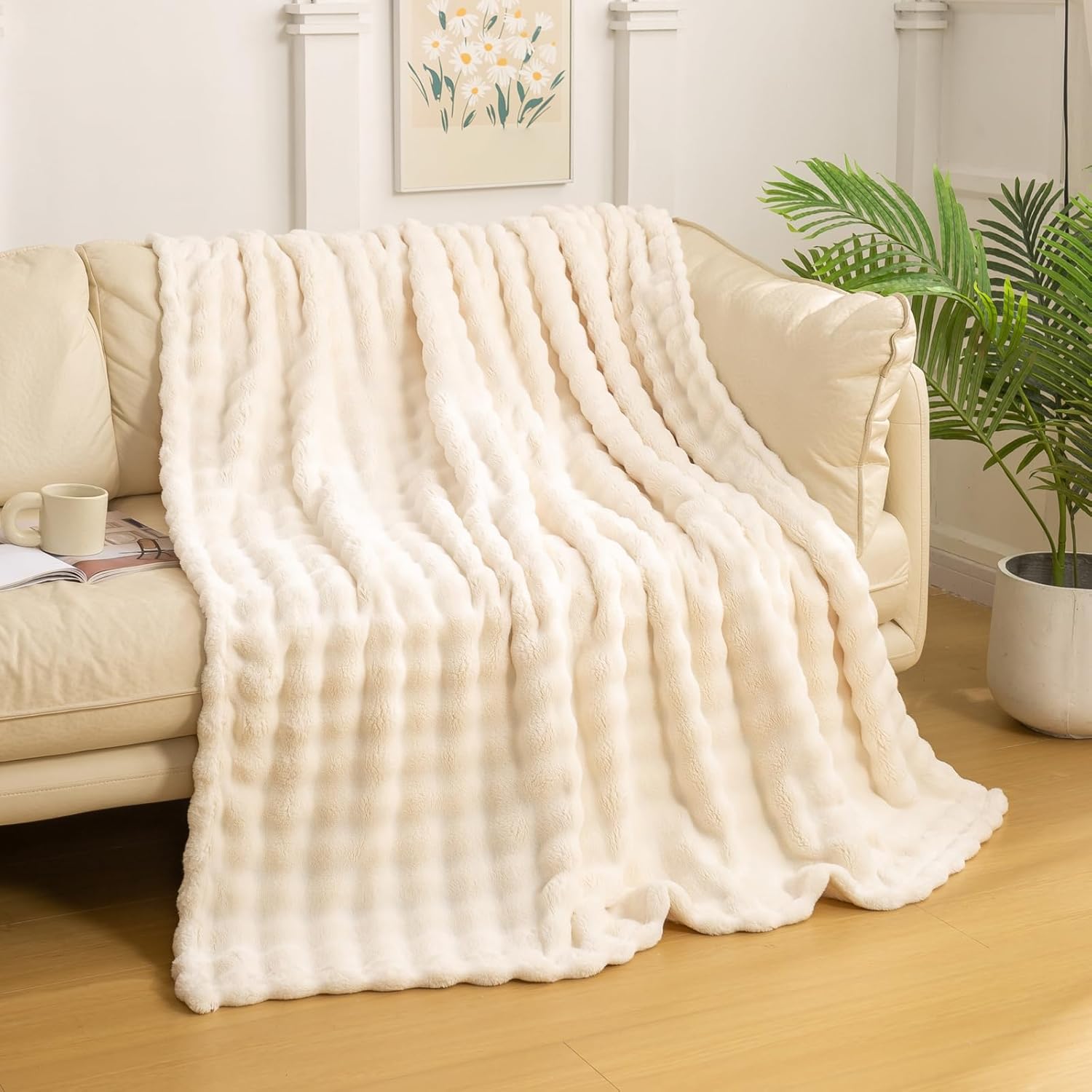 YUSOKI Faux Fur Throw Blanket with 3D Bubbles Super Soft Fuzzy Cozy Thick Blanke...