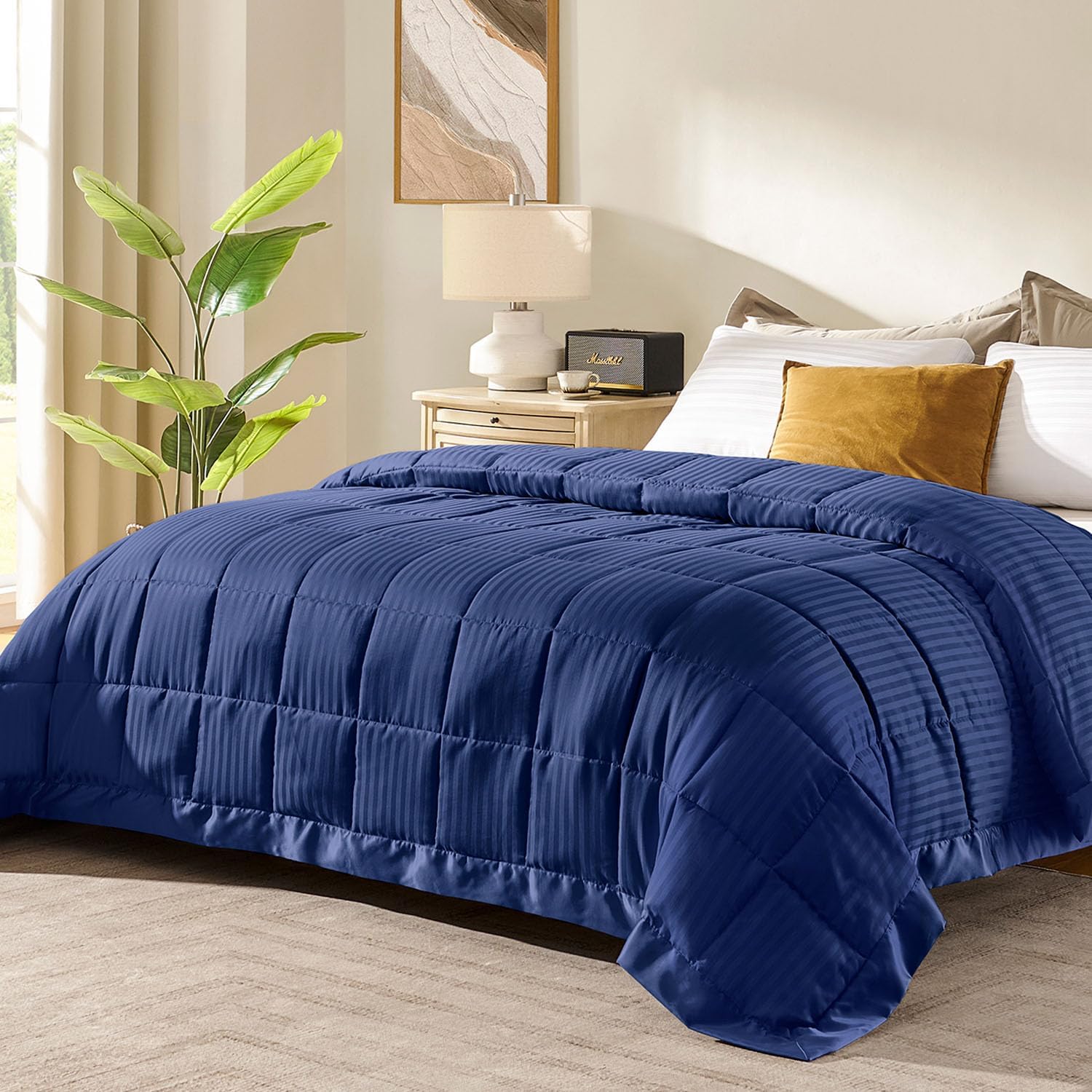 downluxe Queen Size Blanket with Satin Trim, Lightweight Down Alternative Blanke...