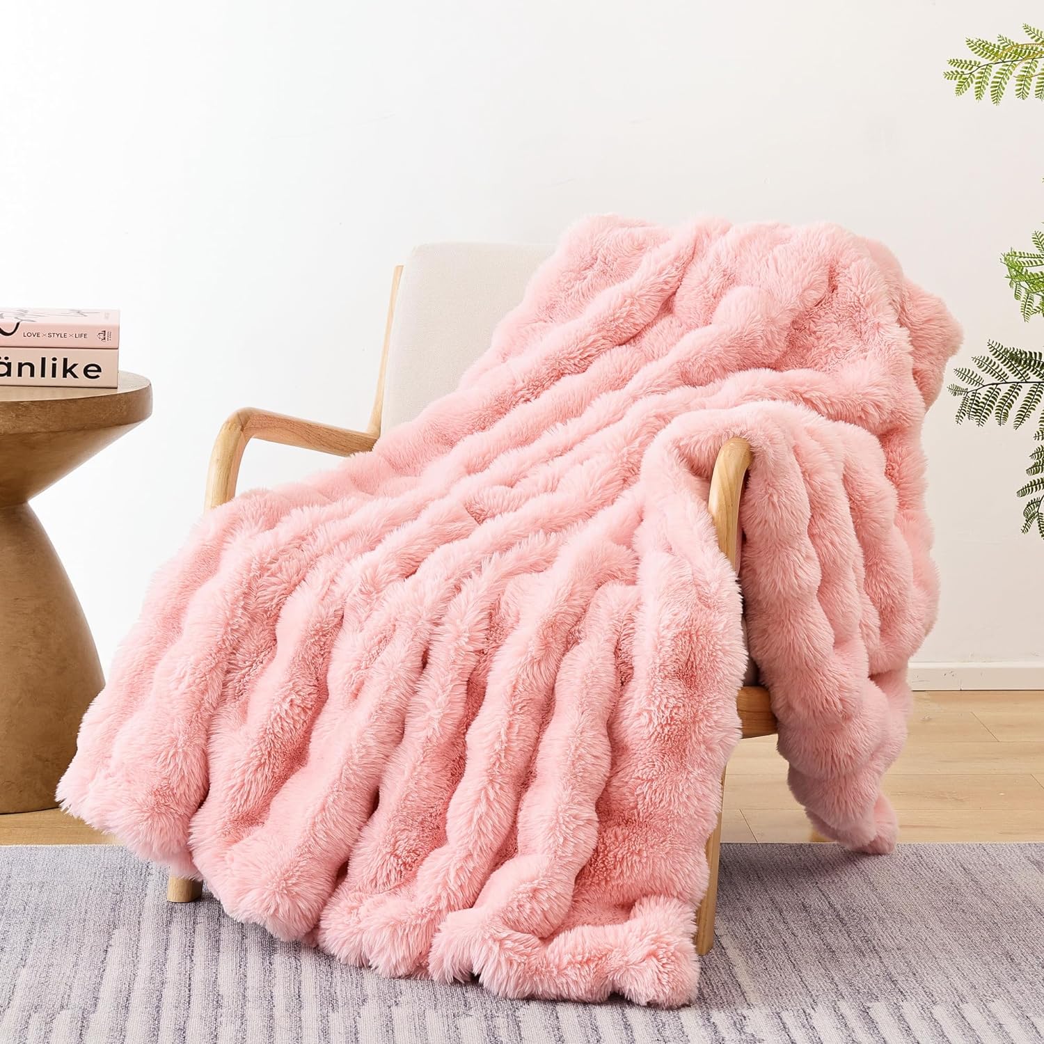Smoofy Faux Fur Blanket Rabbit Fleece - Blush Pink Fluffy Blanket for Sofa, Cozy...