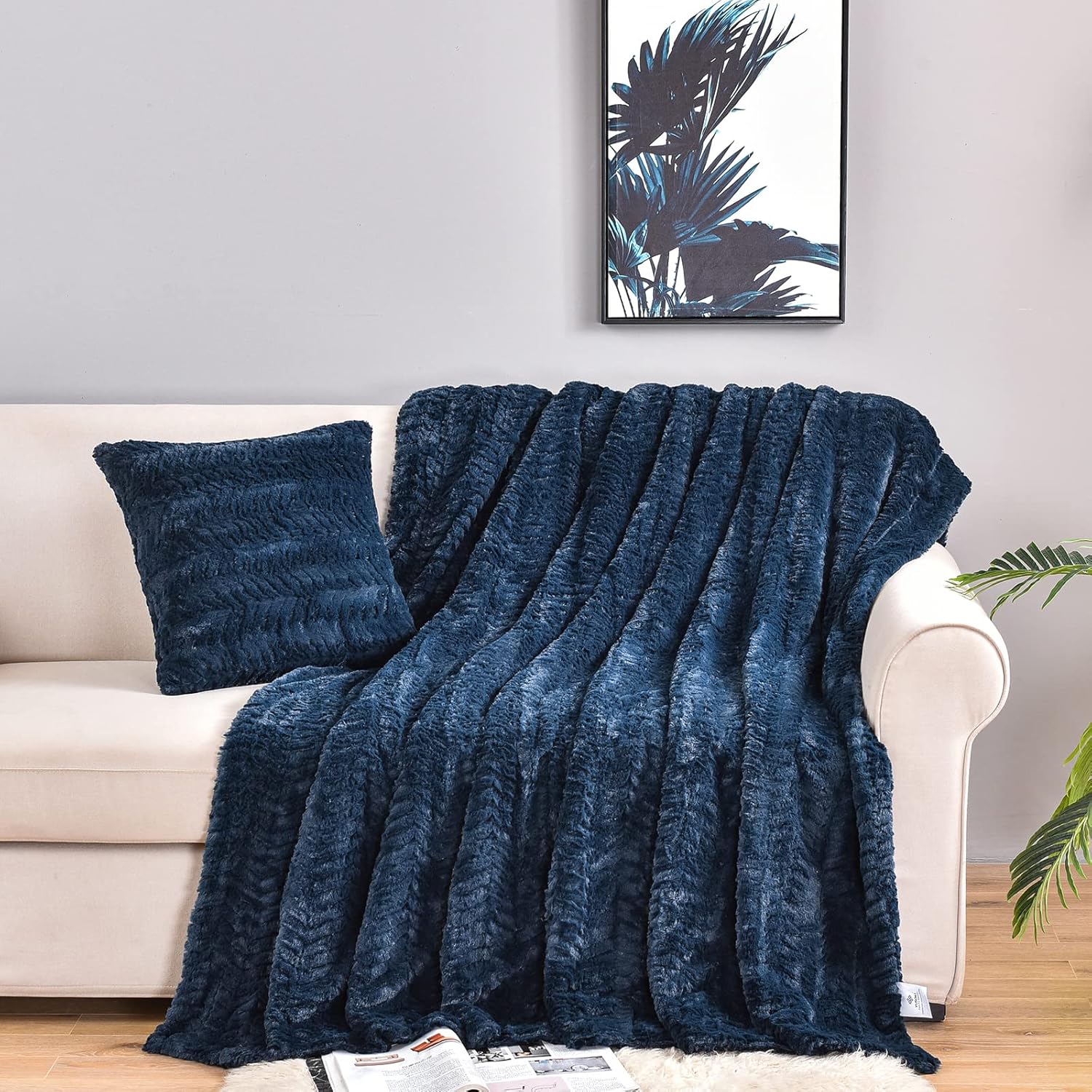 YUSOKI Faux Fur Throw Blanket, Special Luxury Double Sided Decorative Blanket Wi...