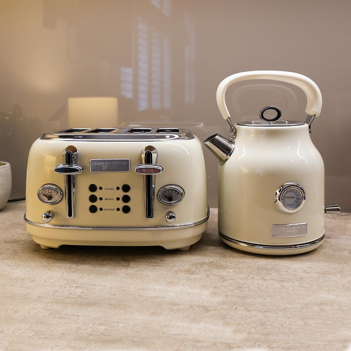 Charles Bentley 1.7L Kettle & 4 Slice Toaster Set Cream & Chrome Fast Boil 360 S...