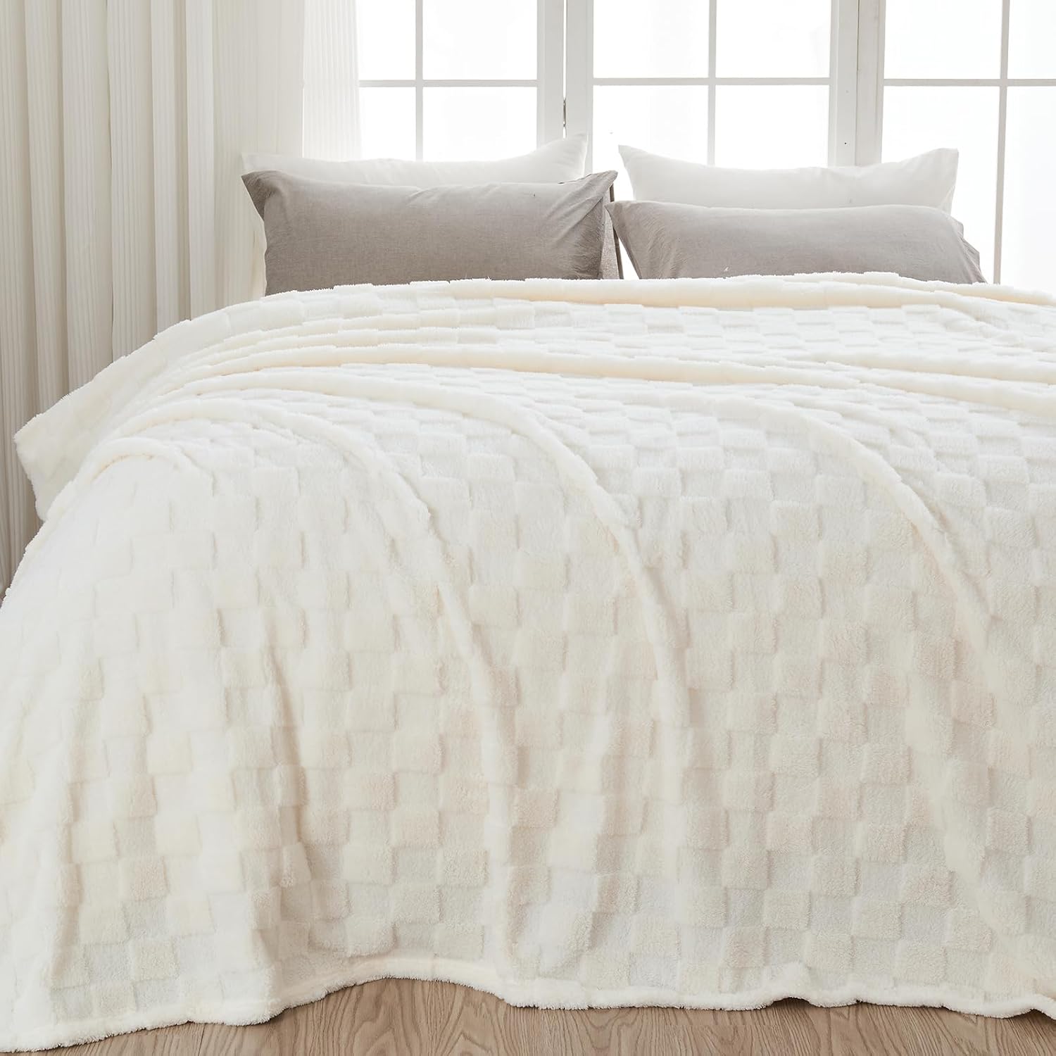 NEWCOSPLAY Super Soft King Blanket Ivory Premium Silky Flannel Fleece 3D Checker...