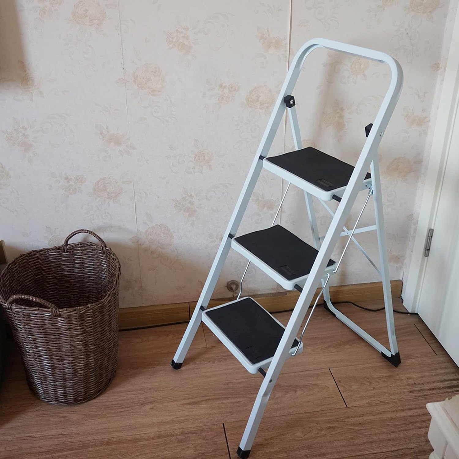 Gr8 Home Portable 3 Step Ladder Foldable Stool Non Slip Tread Heavy Duty Metal S...