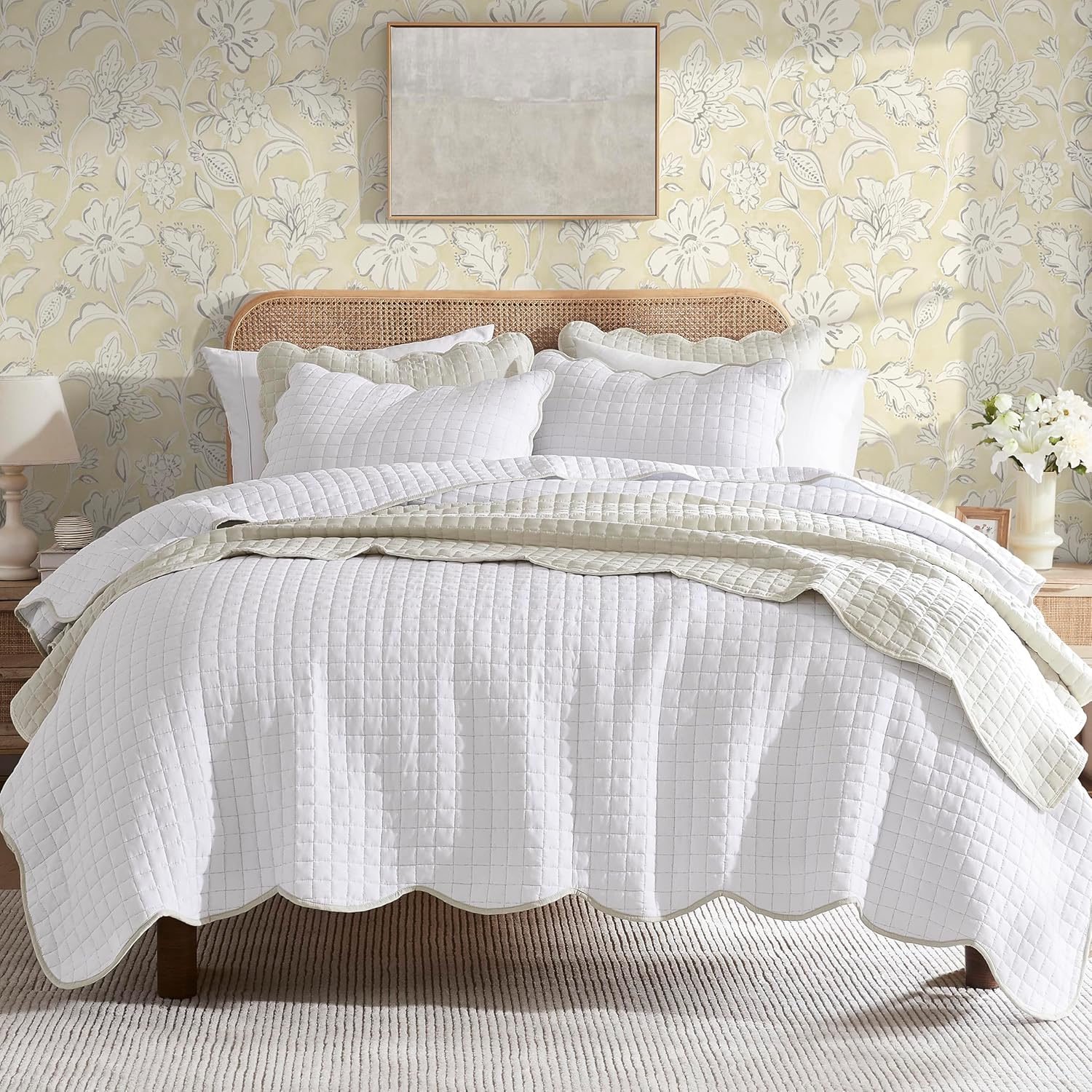 WDCOZY White Oversized California King Size Quilt Bedding Set, Cal King Scallope...
