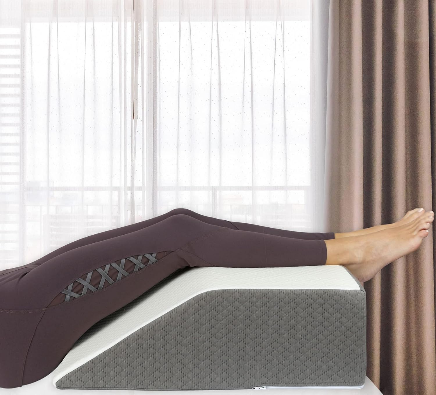 Kӧlbs Leg Elevation Pillow | Chic Jacquard Cover | Bed Wedge Pillow | Knee Pillo...