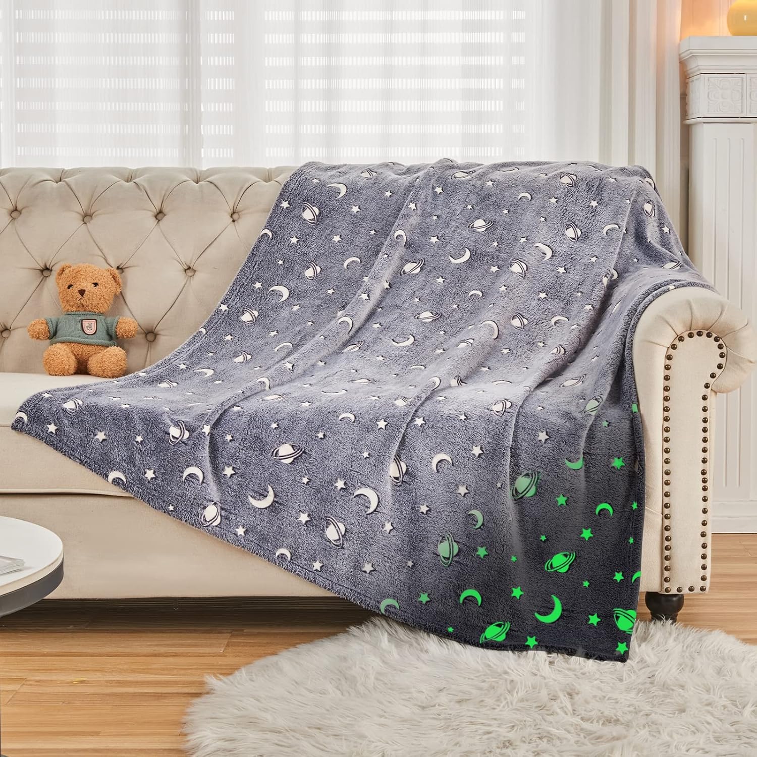SOCHOW Glow in The Dark Throw Blanket 127cm x 150cm, Galaxy Stars Pattern Flanne...