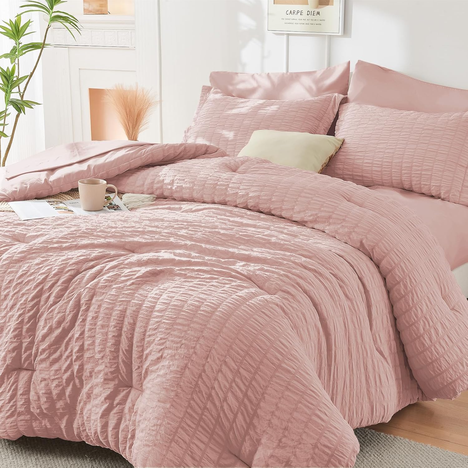 HYMOKEGE Rose Gold Queen Comforter Set Seersucker 7 Pieces, All Season Luxury Be...