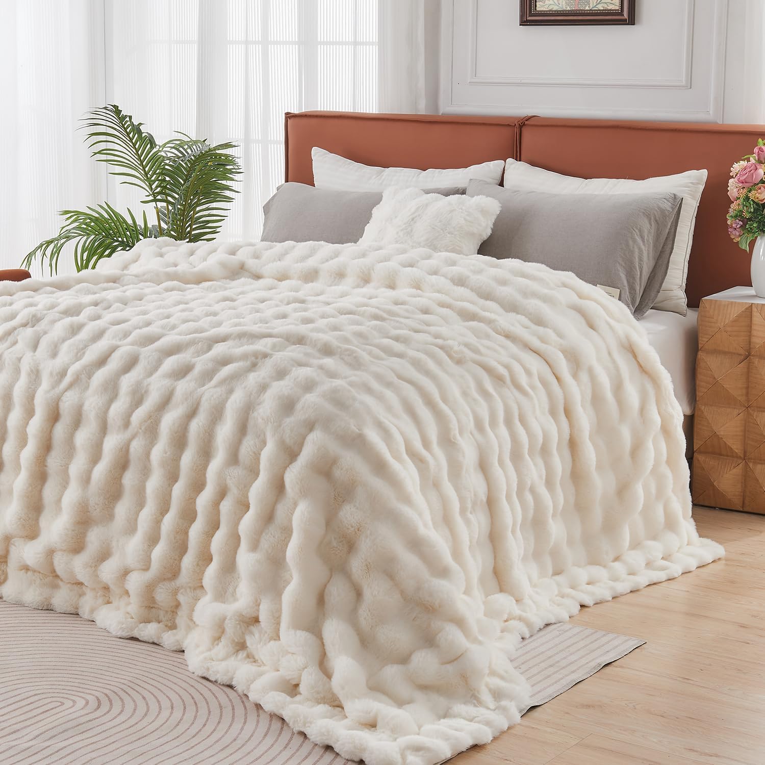 Lotus Karen King Size Faux Fur Blanket Cream White - Big Bubble Rabbit Fluff Bla...