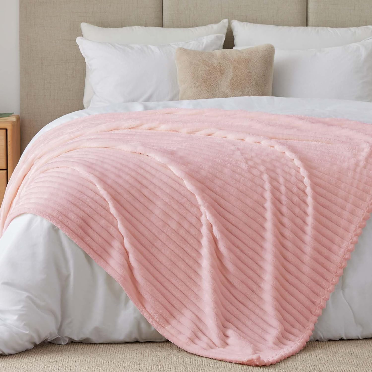 BEDELITE Fleece Throw Blanket for Couch, 300GSM Soft & Warm Fluffy Queen Blanket...