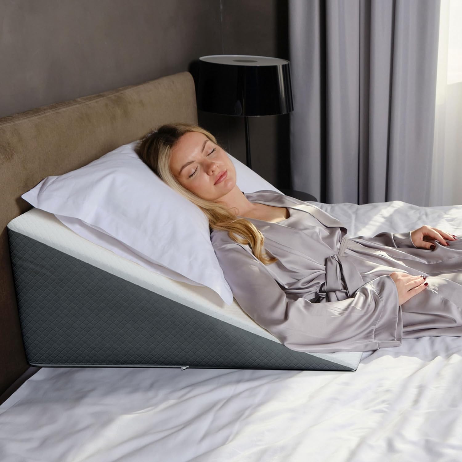 Kӧlbs Bed Wedge Pillow | Chic Jacquard Cover | Wedge Pillow for Sleeping and Aci...