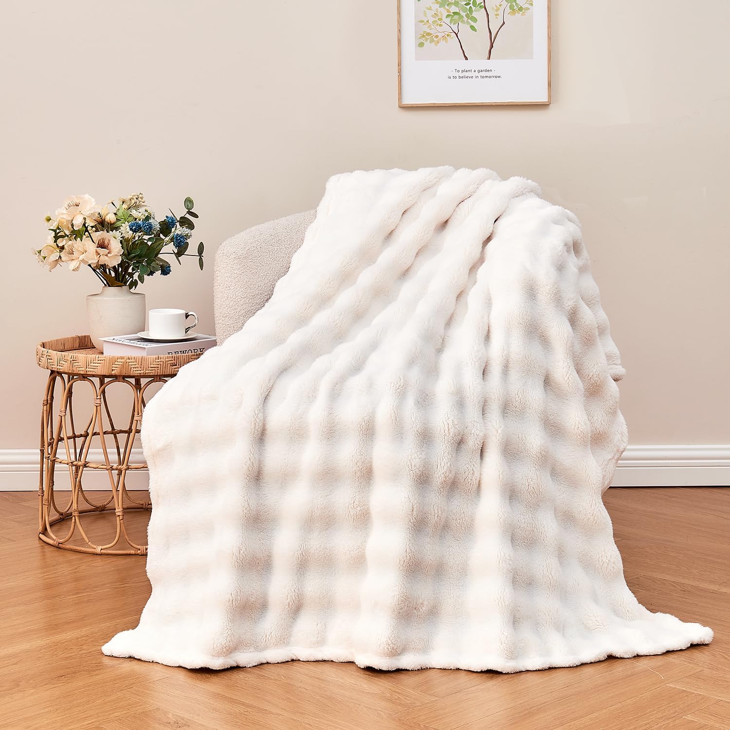 Wajade Fleece Throw Blanket White Bubble Faux Fur Fluffy Bed Blanket Super Cosy...