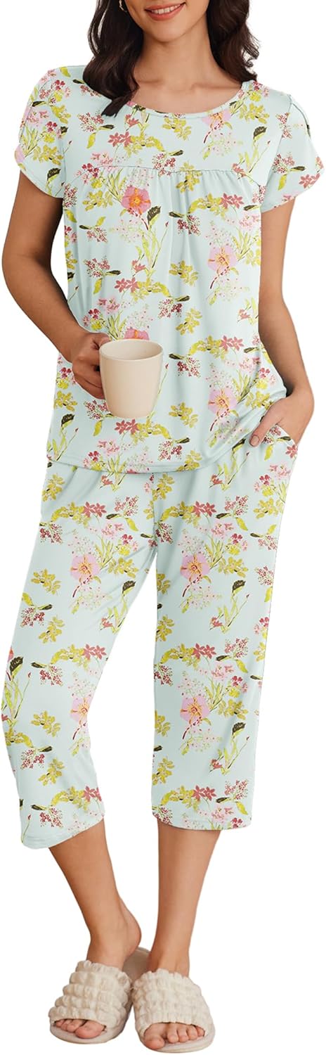 Ekouaer Womens Pajama Set Short Sleeve Sleepwear Pleated Floral Pjs Set Capri Pa...