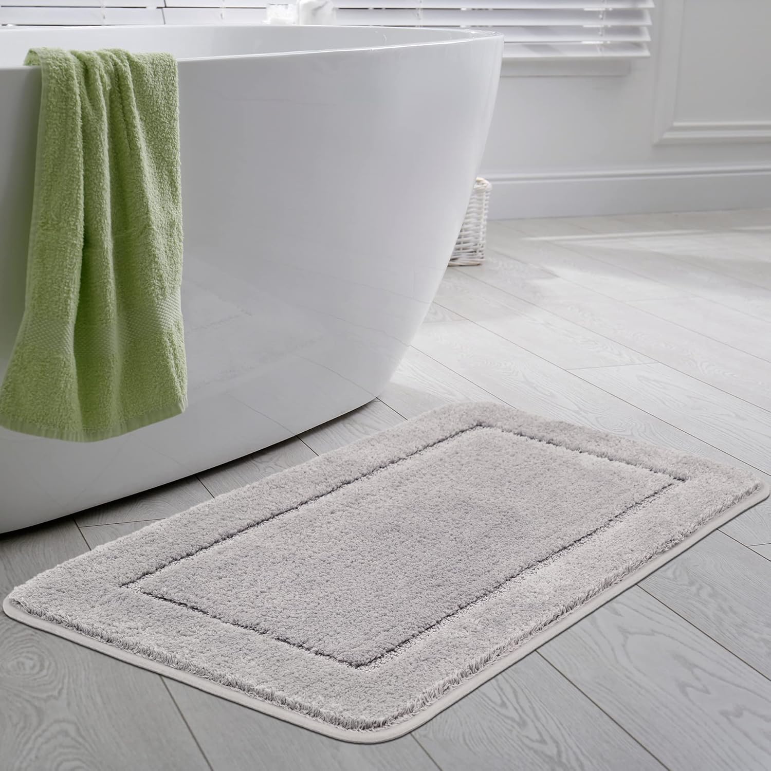 SOANNY Grey Bath Mat, Non-Slip Soft Microfiber Machine Washable Bathroom Carpet...