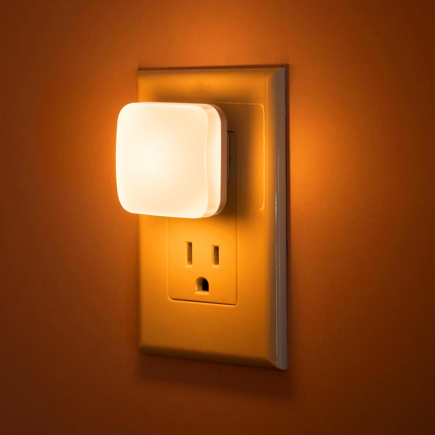 Amber Night Light Plug into Wall,4 Pack, Nightlights With Light Sensor Dusk to D...
