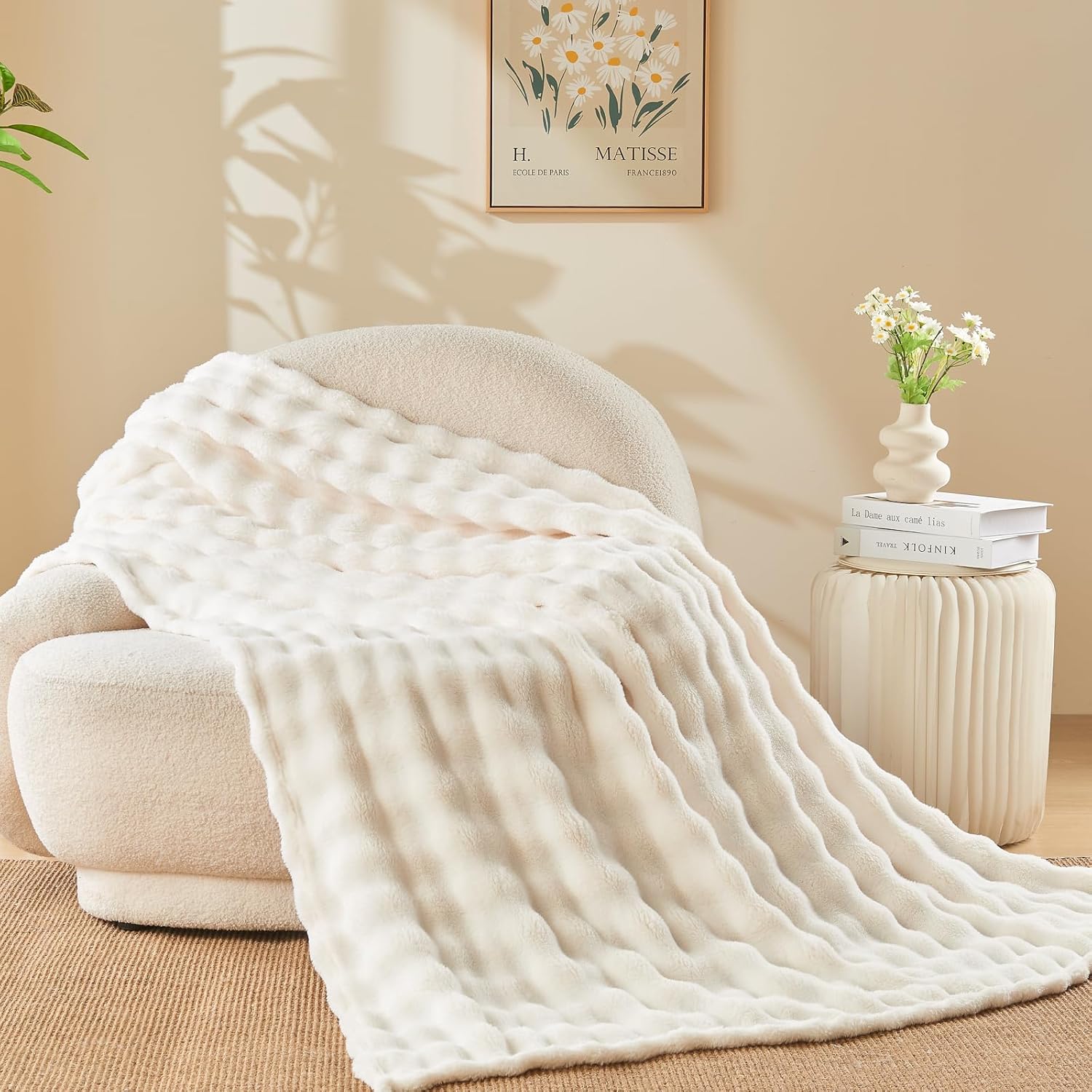 NEWCOSPLAY Throw Blanket for Couch Ivory Super Soft Flannel Fleece 3D Bubble Lig...
