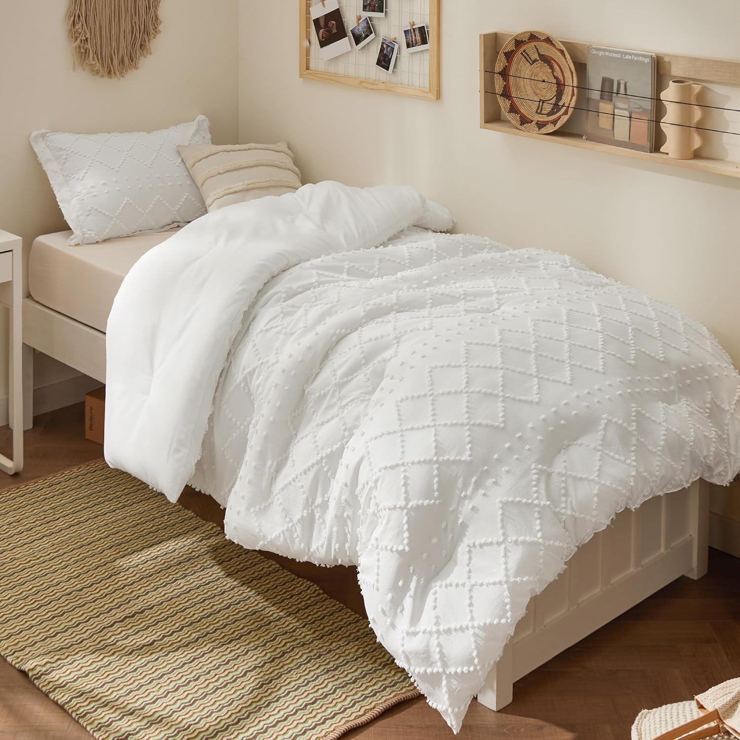 Bedsure Twin XL Comforter Set - White Comforter, Boho Tufted Shabby Chic Bedding...
