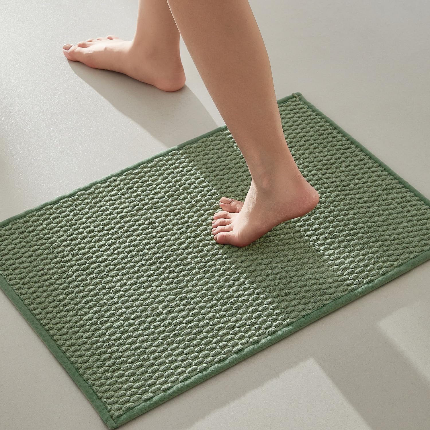 Bathroom Rugs Non Slip Washable, Super Absorbent Thin Bath Mat, High-Quality Qui...