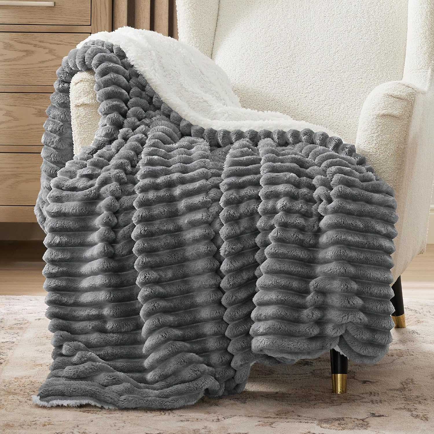 Bedsure Sherpa Fleece Throw Blanket, Special Winter Blanket with Fluffy Soft Tex...