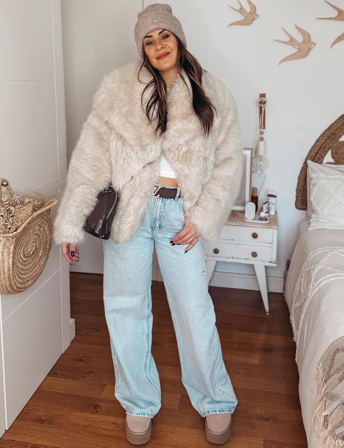 Flygo Women's Faux Fur Coat, Unique Fluffy Faux Fur Jacket with Long Sleeve, Hig...