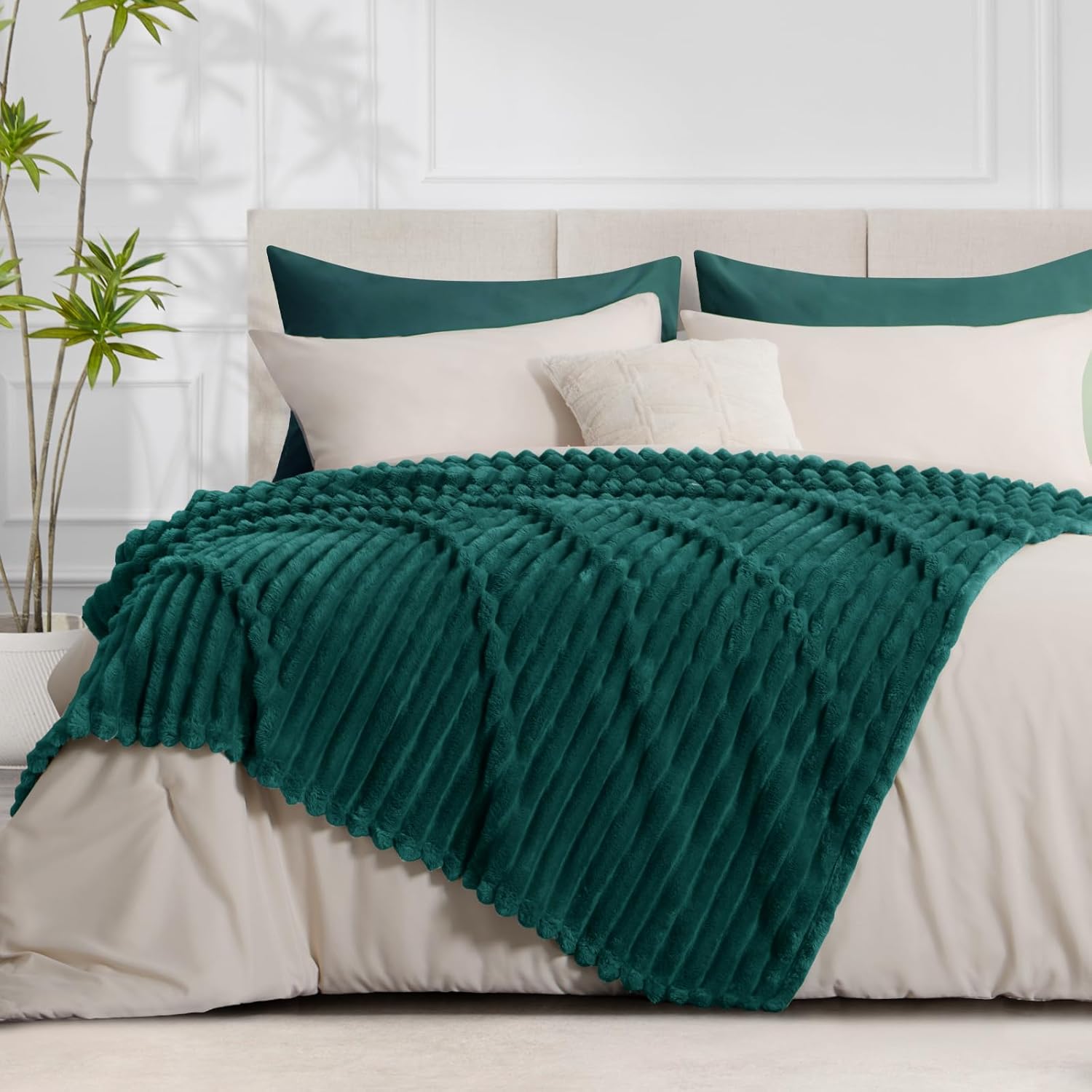 Luxurious RUIKASI Fleece Throw Blanket, Special Super King Size Emerald Green Bl...